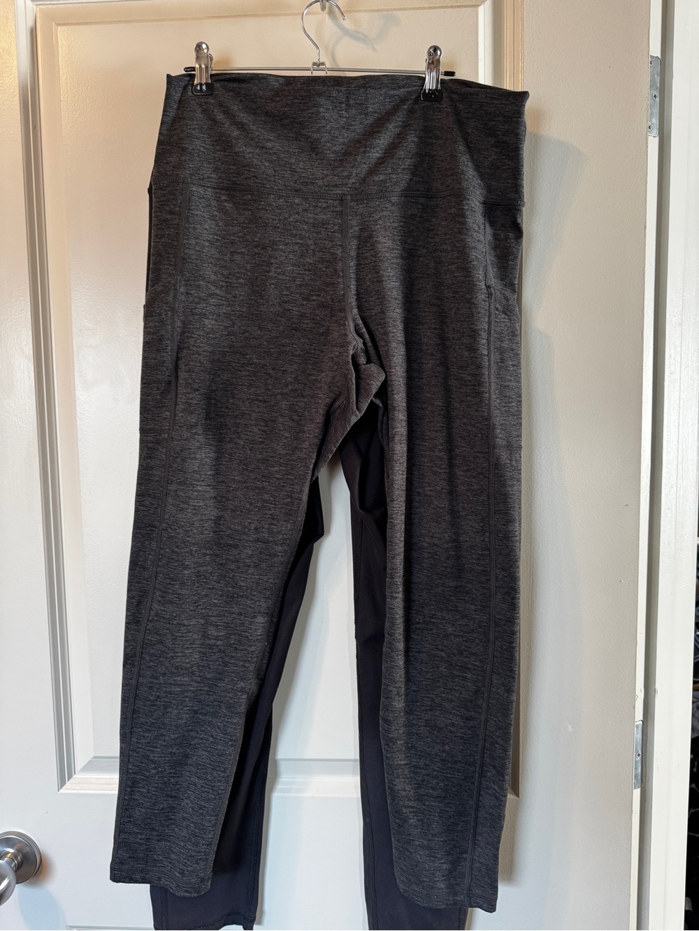 set of 2 aerie Leggings - 1 grey and 1 black